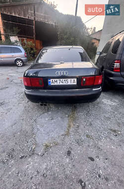 Седан Audi A8 1999 в 