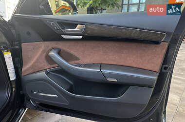 Седан Audi A8 2015 в 