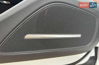 Седан Audi A8 2016 в 