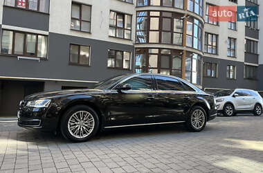 Седан Audi A8 2017 в 
