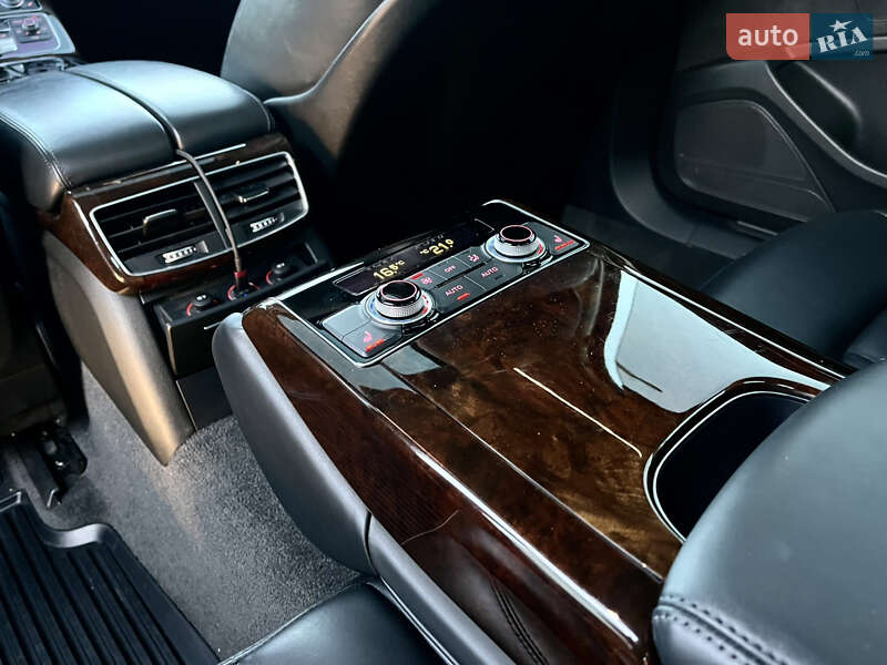 Седан Audi A8 2017 в Вінниці