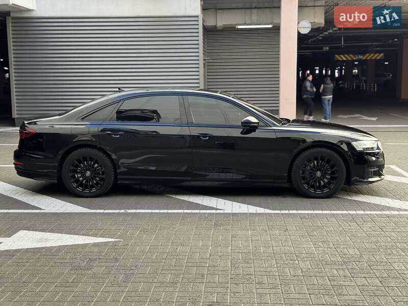 Седан Audi A8 2021 в Києві