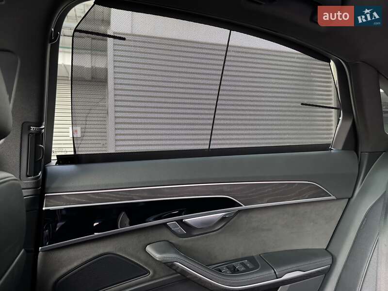 Седан Audi A8 2021 в Києві