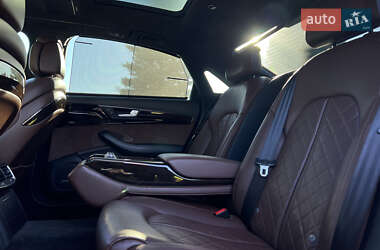 Седан Audi A8 2015 в 