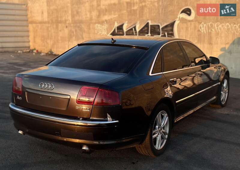 Седан Audi A8 2004 в Львові
