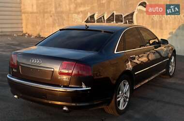 Седан Audi A8 2004 в 