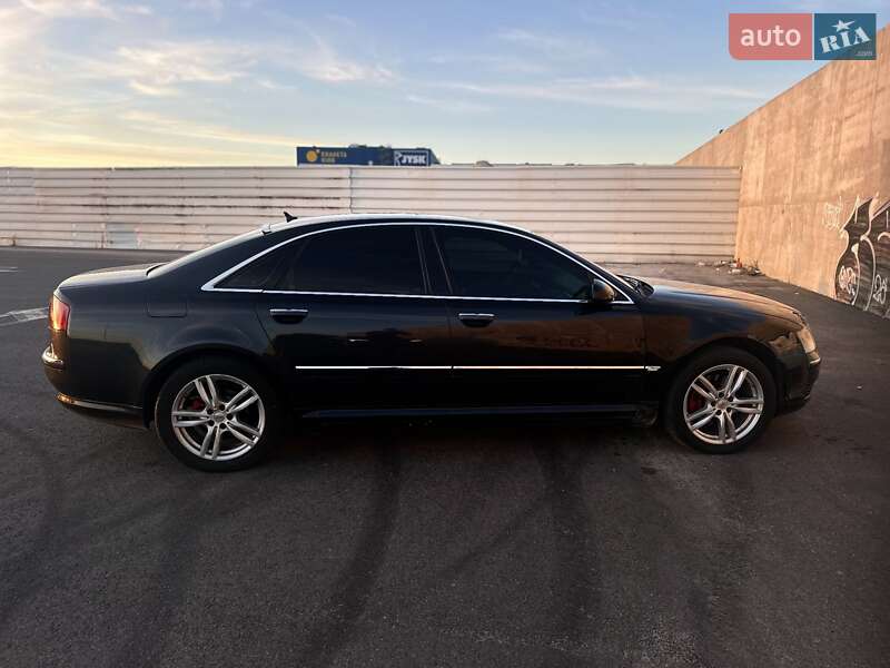 Седан Audi A8 2004 в Львові