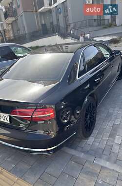 Седан Audi A8 2017 в 