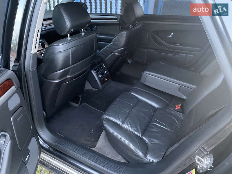 Седан Audi A8 2004 в Рівному