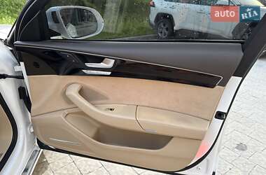 Седан Audi A8 2015 в 