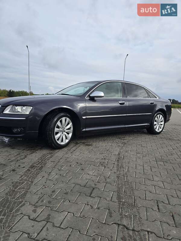 Audi A8 2004