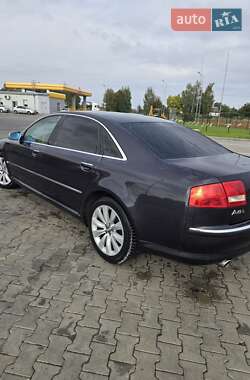 Седан Audi A8 2004 в 