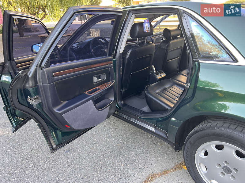 Седан Audi A8 1997 в Киеве