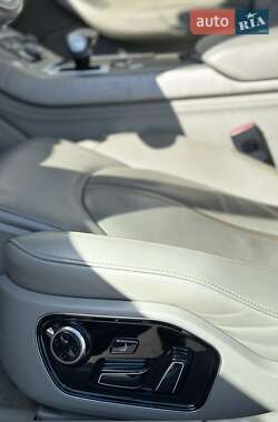 Седан Audi A8 2015 в 