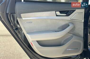 Седан Audi A8 2015 в 