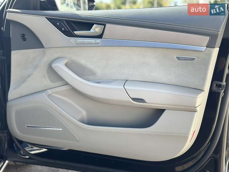 Седан Audi A8 2015 в Полтаве