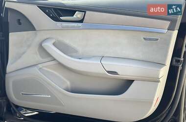 Седан Audi A8 2015 в 