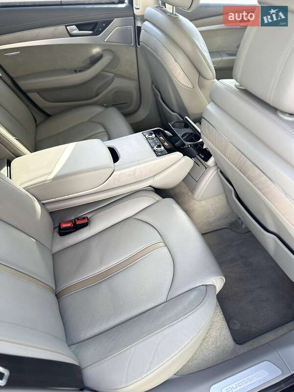 Седан Audi A8 2015 в Полтаве