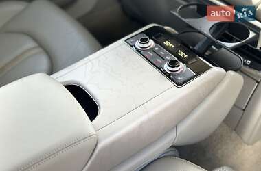 Седан Audi A8 2015 в 