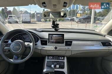 Седан Audi A8 2015 в 