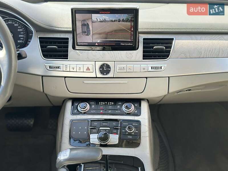 Седан Audi A8 2015 в Полтаве