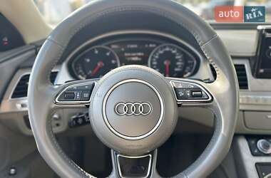 Седан Audi A8 2015 в 