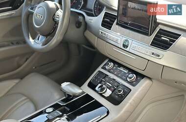Седан Audi A8 2015 в 