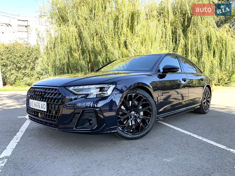 Седан Audi A8 2023 в 