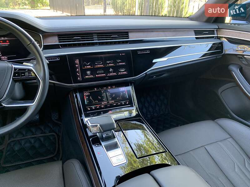 Седан Audi A8 2023 в Кривом Роге