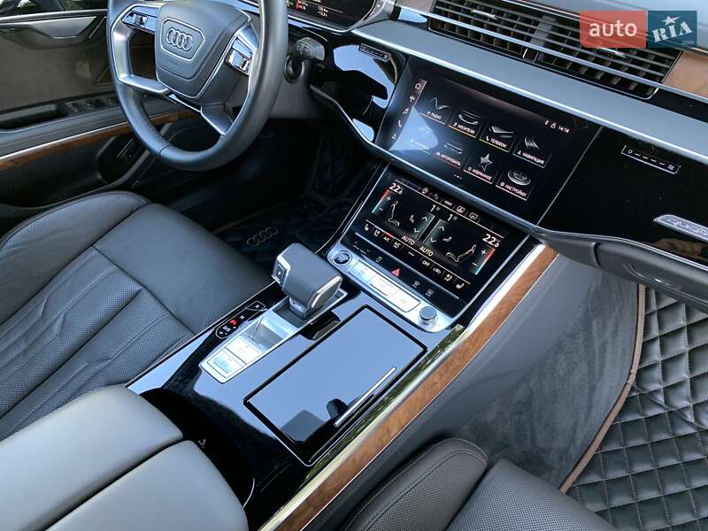Седан Audi A8 2023 в Кривом Роге