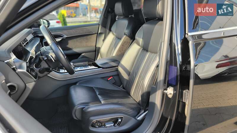 Седан Audi A8 2018 в Хмельницькому