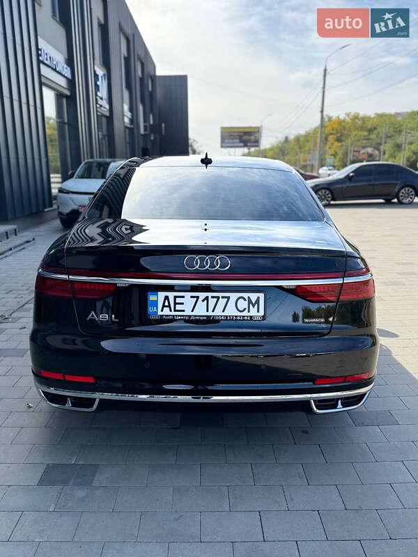 Седан Audi A8 2021 в Дніпрі