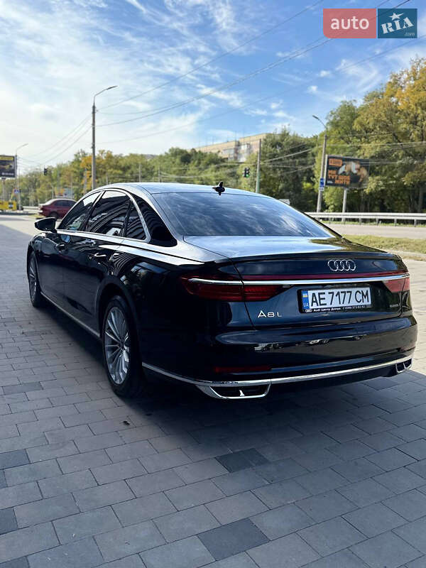 Седан Audi A8 2021 в Дніпрі