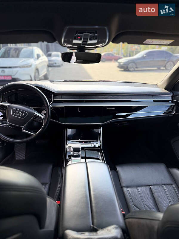 Седан Audi A8 2021 в Дніпрі