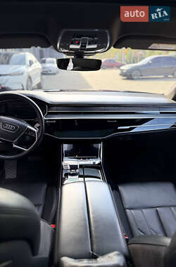 Седан Audi A8 2021 в 