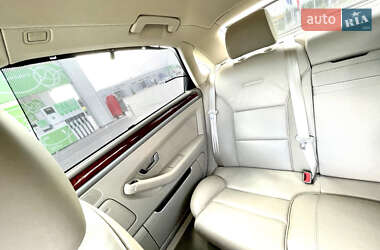 Седан Audi A8 2009 в 
