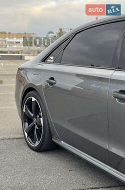 Седан Audi A8 2016 в 