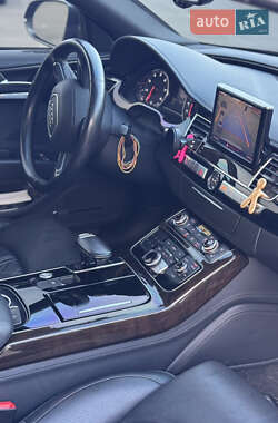 Седан Audi A8 2016 в 