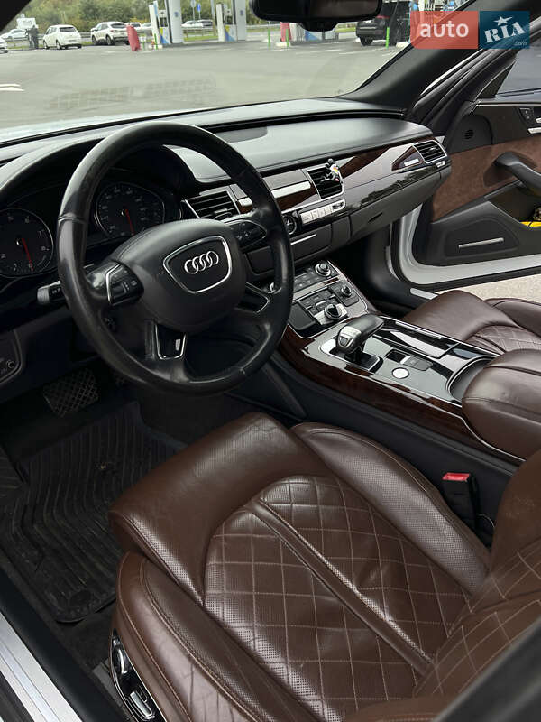 Седан Audi A8 2012 в Киеве