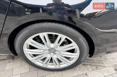 Седан Audi A8 2011 в 