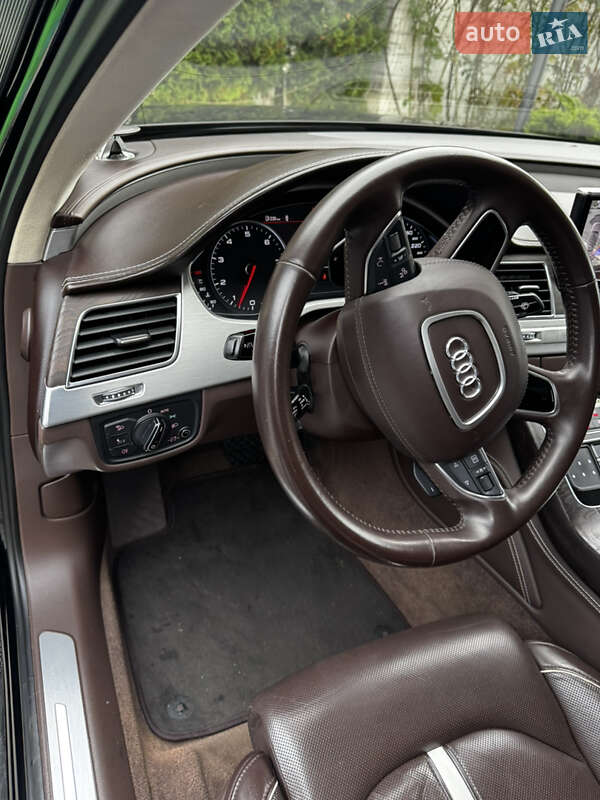 Седан Audi A8 2011 в Києві
