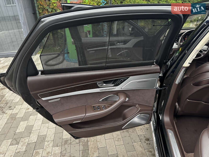 Седан Audi A8 2011 в Києві