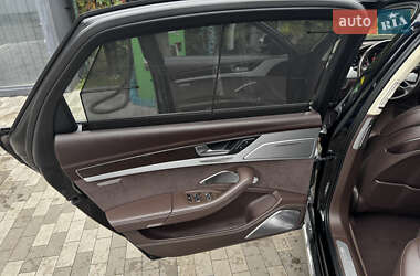 Седан Audi A8 2011 в 