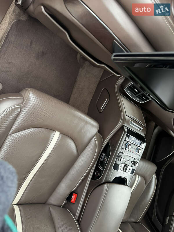 Седан Audi A8 2011 в Києві