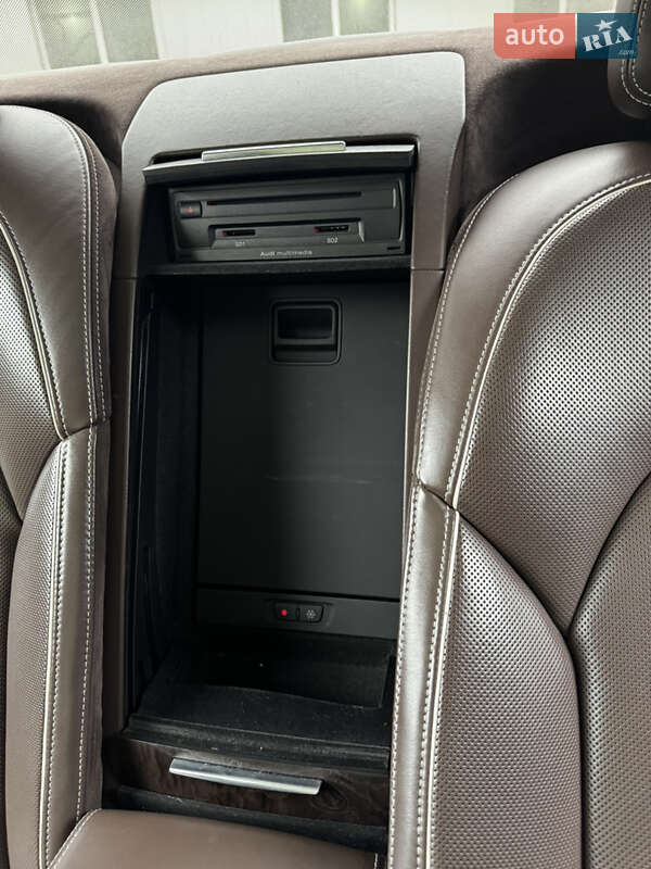 Седан Audi A8 2011 в Києві