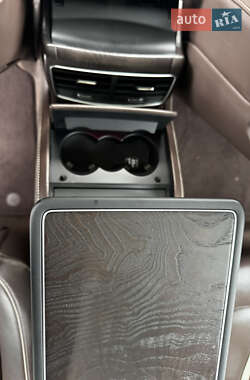Седан Audi A8 2011 в 