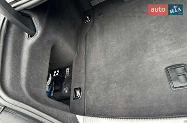 Седан Audi A8 2011 в 