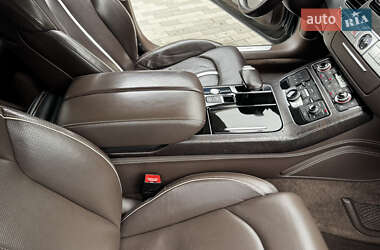 Седан Audi A8 2011 в 