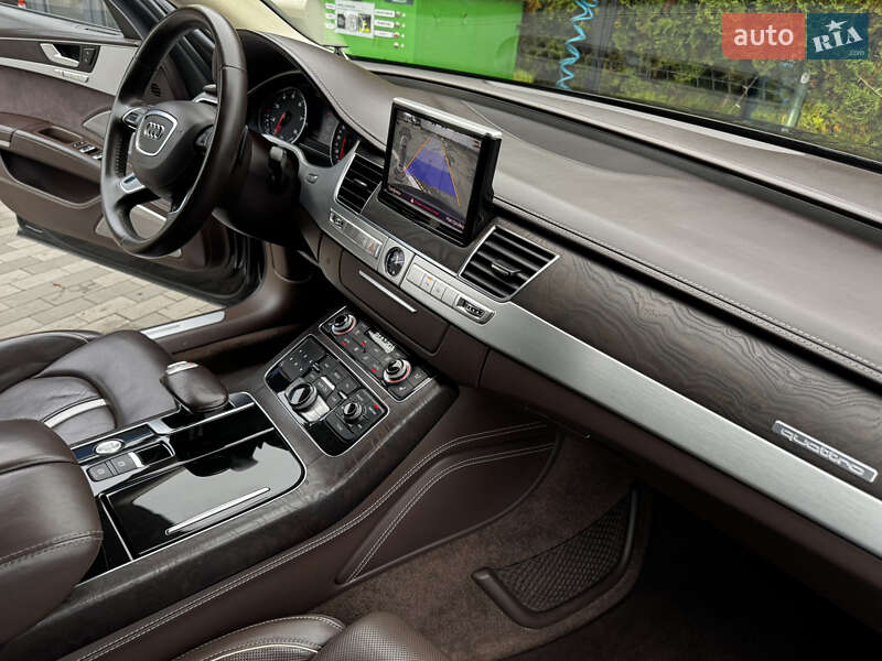 Седан Audi A8 2011 в Києві