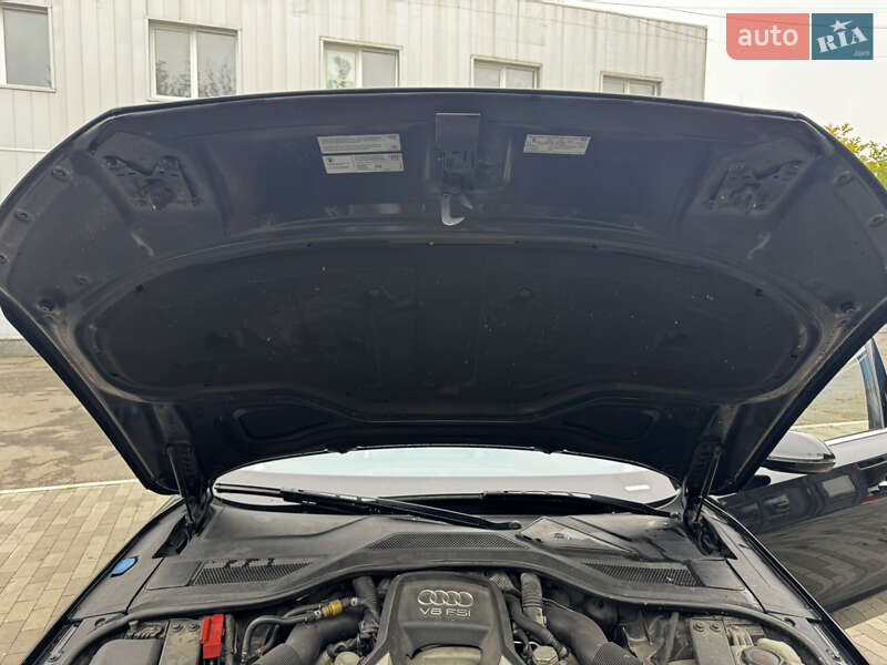 Седан Audi A8 2011 в Києві